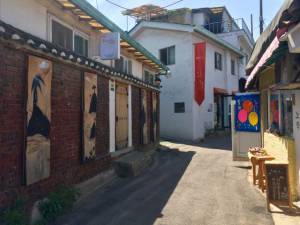 Traditional neighbourhood: Bukchon Hanok Village